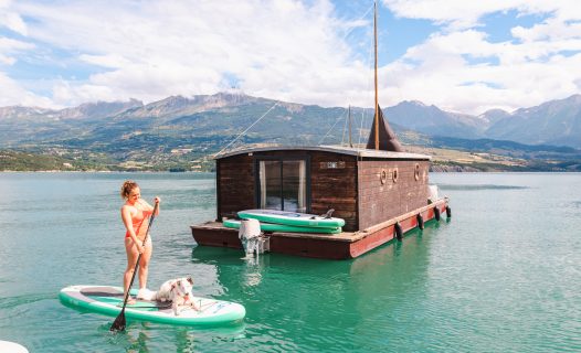 toues cabanées du lac de serreponcon - été dans les hautes alpes